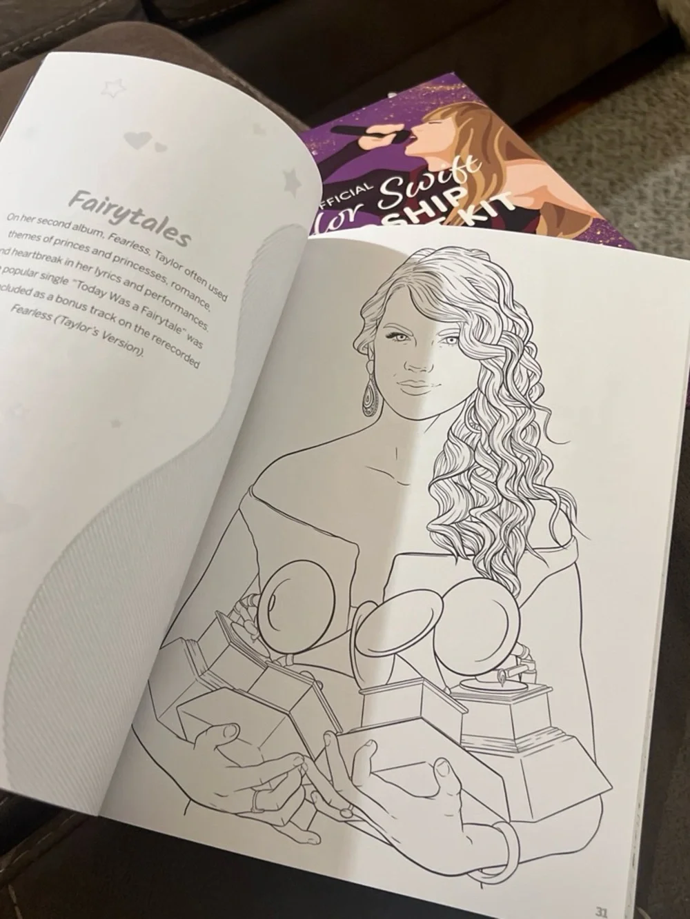 Taylor Swift Coloring/Activity book and Friendship Bracelet Kit Set